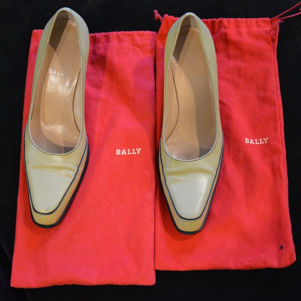 Bally leather pumps with pointed box toe